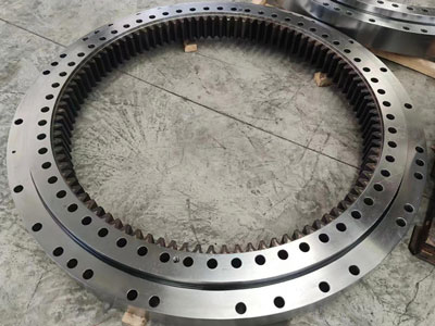 Single-row four-point ball slew